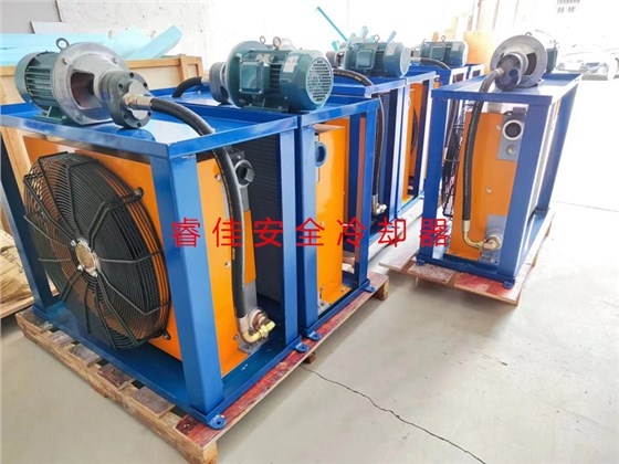 独立循环油冷却器.jpg 独立循环油冷却器.jpg