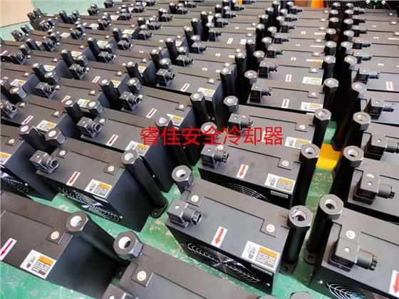 小型液压站冷却器rc0510t.jpg 小型液压站冷却器rc0510t.jpg