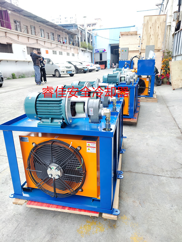 独立循环风冷散热器.jpg 独立循环风冷散热器.jpg